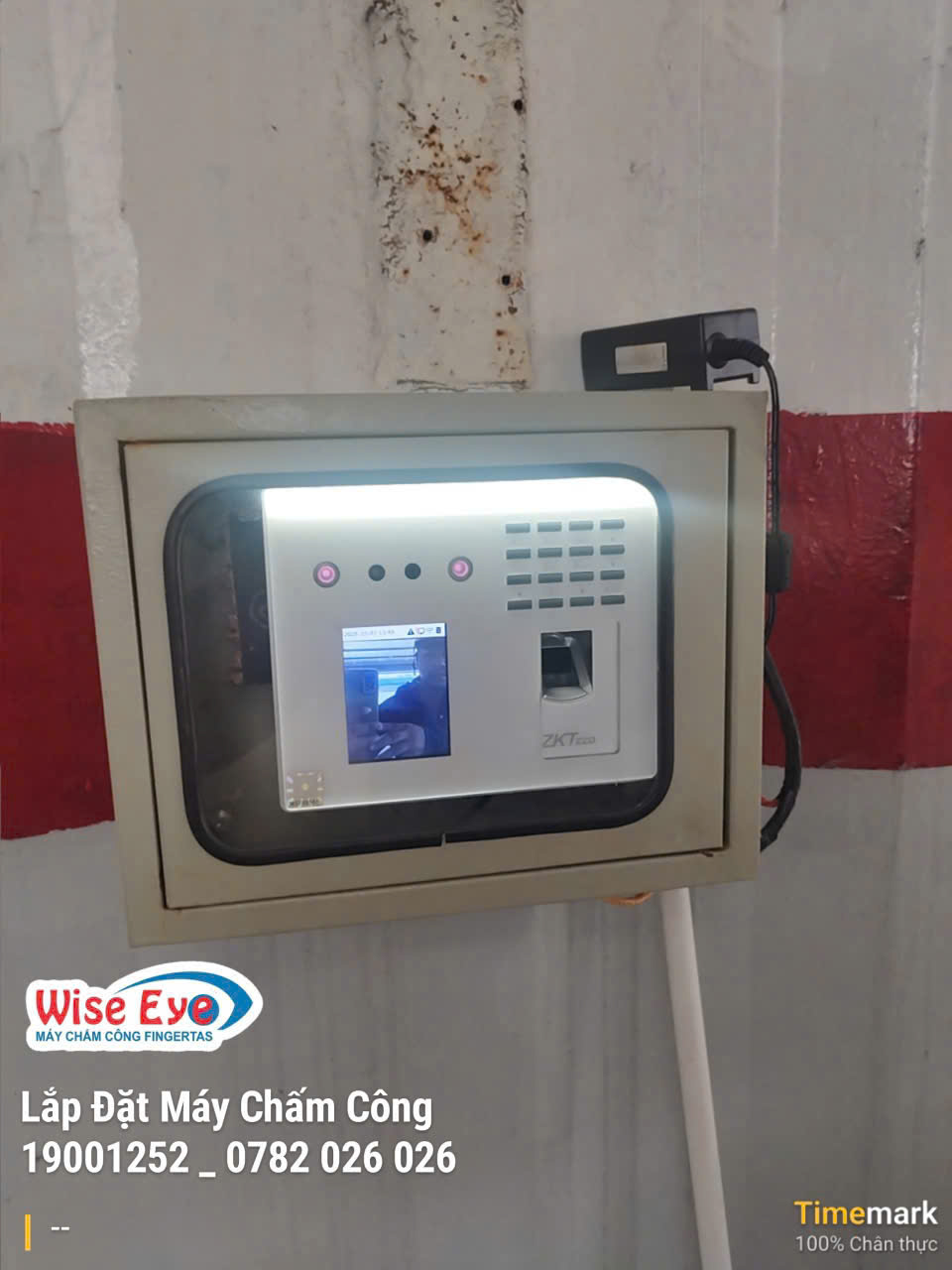 Hộp Bảo Vệ Máy Chấm Công Bằng Sắt