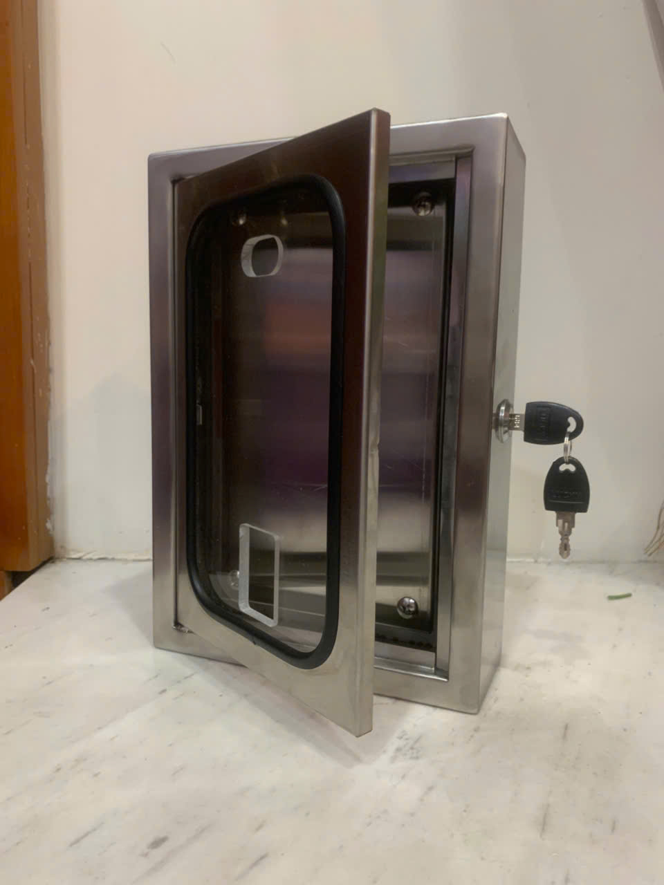 Hộp Bảo Vệ Máy Chấm Công Bằng Inox